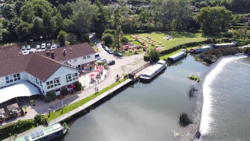 The Riverside Inn Saltford Eksteriør bilde