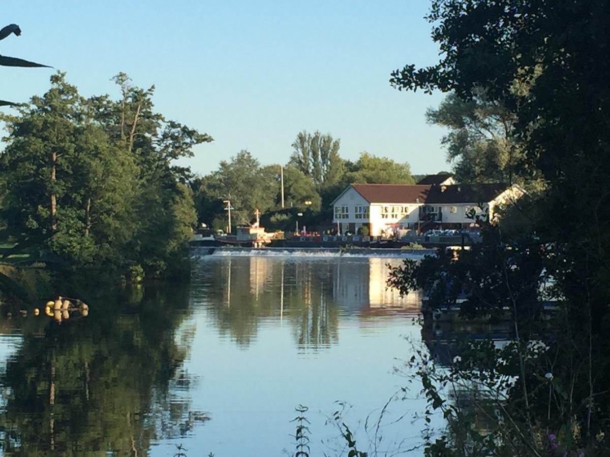 The Riverside Inn Saltford Eksteriør bilde
